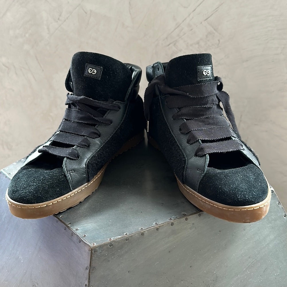 Escada flat boots / shearling keds